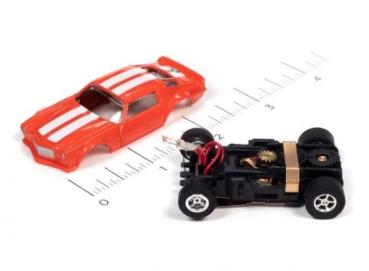 Preview: 1970 Chevrolet Camaro *Flamethrower X Traction Release 33*, red, 1/64, AutoWorld SC366A