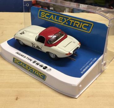 Preview: Jaguar E-Type - Goodwood Revival - Adrian Newey, 1/32, Scalextric C4232