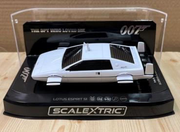 Preview: James Bond Lotus Esprit S1 - The Spy Who Loved Me 'Wet Nellie', 1/32, Scalextric C4359