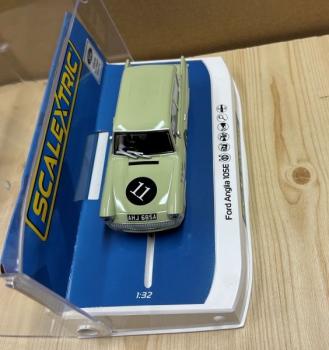 Preview: Ford Anglia 105e - Theo Paphitis, 1/32, Scalextric C4617