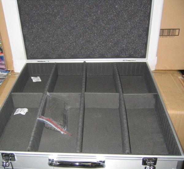 Fahrzeugkoffer fuer 8 x 1/24 Autos