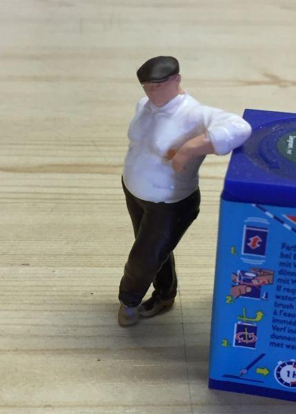 Dicker Mann lehnend, 1/32, Figur Dicker Mann