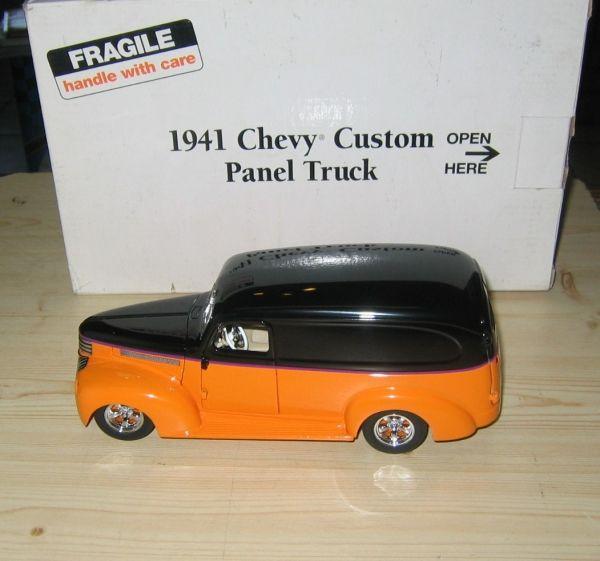 1941 Chevrolet Custom Panel Truck, Black & Orange, 1/24 Diecast, Danbury Mint 1227
