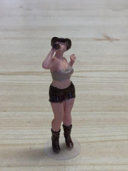 Muedchen mit Trinkflasche, 1/32