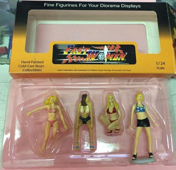 Set of 4 Girls, Belle & Friends, 1/24, Fast Women #961