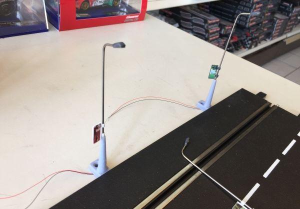 Streckenbeleuchtung fuer Carrera Schienen (1:24+1:32)