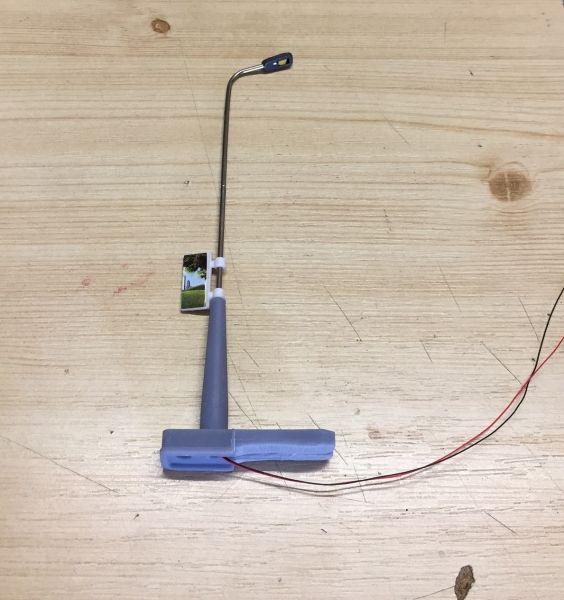 Streckenbeleuchtung fuer Carrera Schienen (1:24+1:32)