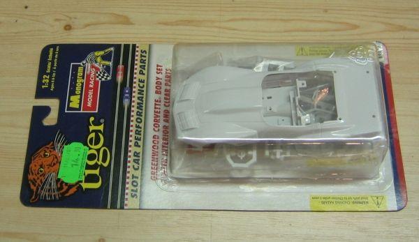 Greenwood Corvette 1:32 Karosseriebausatz mit Scheiben und Interieur, Revell 89126