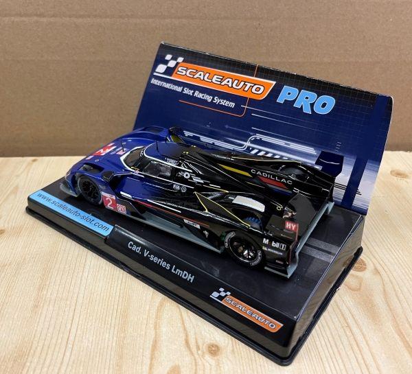 Cadillac V-Series LM-H No. 2 in Rennversion mit Kunststoff-Chassis, 1/32, ScaleAuto SC6378