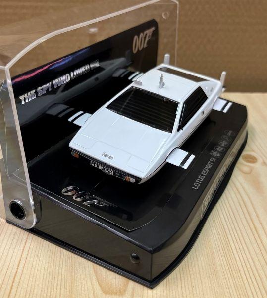 James Bond Lotus Esprit S1 - The Spy Who Loved Me 'Wet Nellie', 1/32, Scalextric C4359