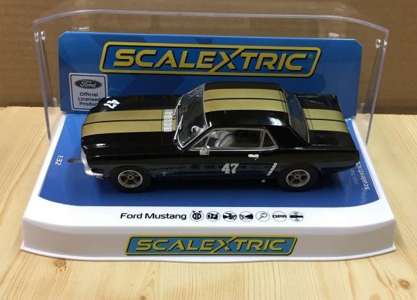 Ford Mustang 1966 - Black and Gold, Scalextric C4405